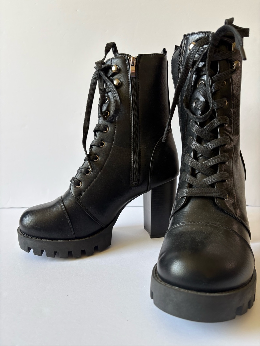 Ardene Black Lace Up Chunky Block Heel Combat Platform Boots, women’s Sz 9.
